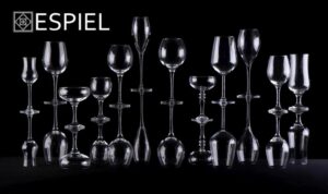 AMBER WINE FT 460CC H:21.6CM D:9CM P/384 GB6.OB24. (smA)